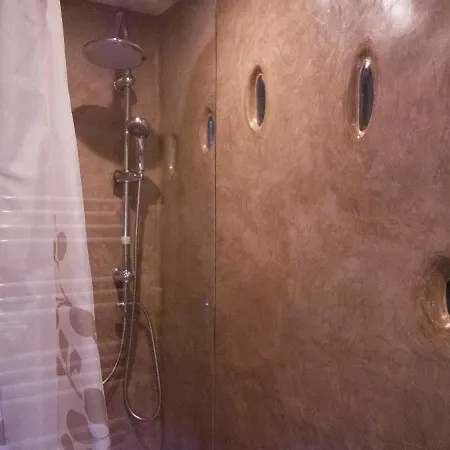 La Roquette-chambre D'hotes Bed & Breakfast Grand-Vabre
